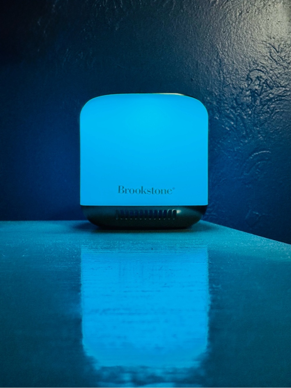 Brookstone Calm Tone Sound Machine Nightlight White Noise NWT - Picture 3 of 12